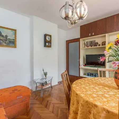 Ana Brulo Near The Beach Apartment Porec