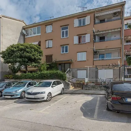 Ana Brulo Near The Beach Apartment Porec