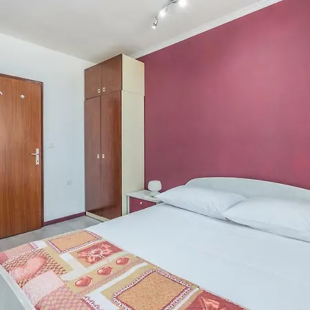Apartament Ana Brulo Near The Beach *