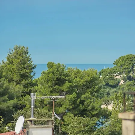 Ana Brulo Near The Beach Poreč